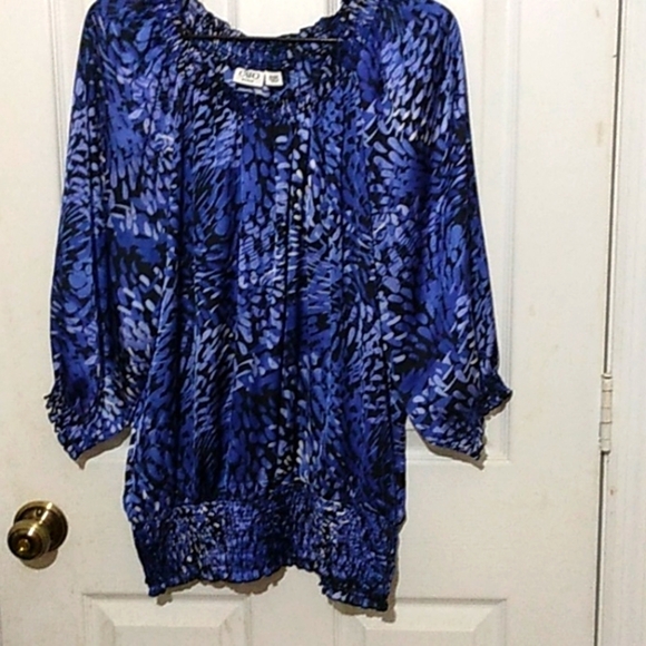 Cato Tops - Cato Woman top sz 14/16 W